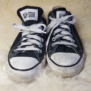 Converse Chuck Taylor Low Top Sneakers size 5 men/7 women